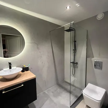 Jannseni Summer House With Ac And Free Private Parking Apartment