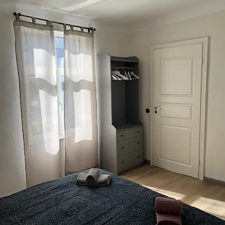 Jannseni Summer House With Ac And Free Private Parking Apartament Parnawa